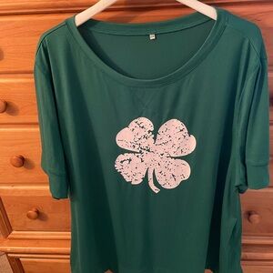 Green shamrock Women's Tee Shirt Plus 28W